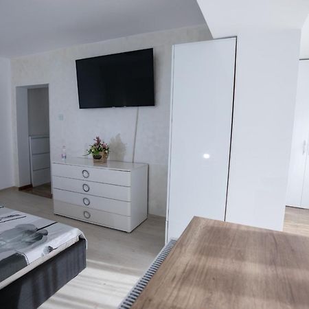 Apartament Central Zsilvásárhely Kültér fotó