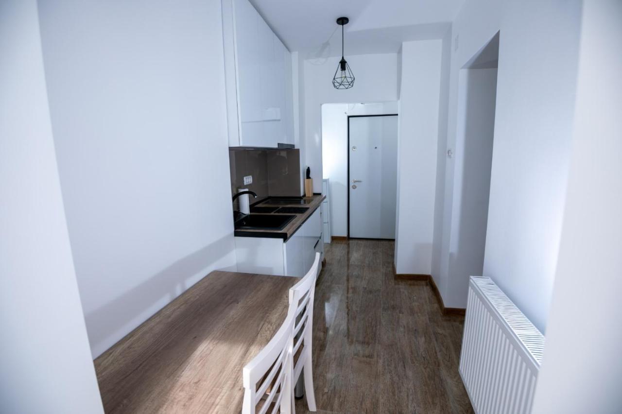 Apartament Central Apartman Zsilvásárhely Kültér fotó